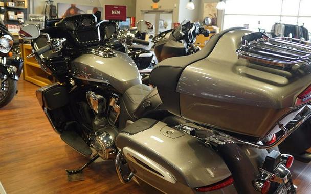 2025 Indian Motorcycle® Pursuit® Limited 112 w/PowerBand Audio Heavy Metal with Black Metallic