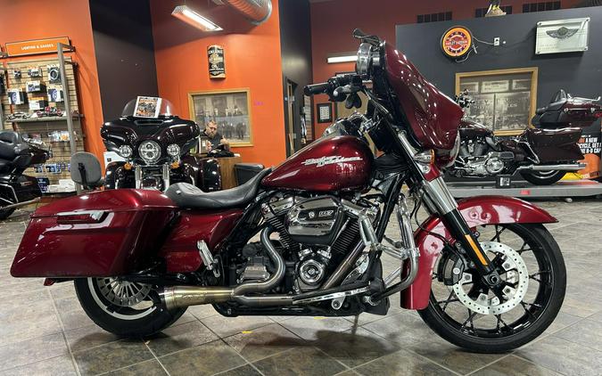 FLHXS 2017 Street Glide® Special