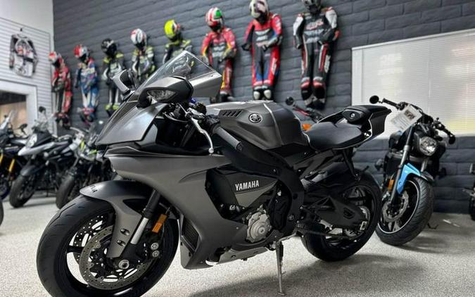 2016 Yamaha YZF-R1S