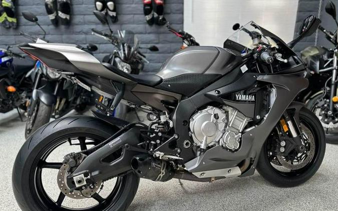 2016 Yamaha YZF-R1S