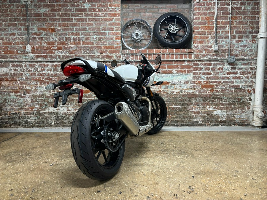 2026 Triumph Thruxton 400