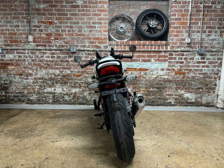 2026 Triumph Thruxton 400