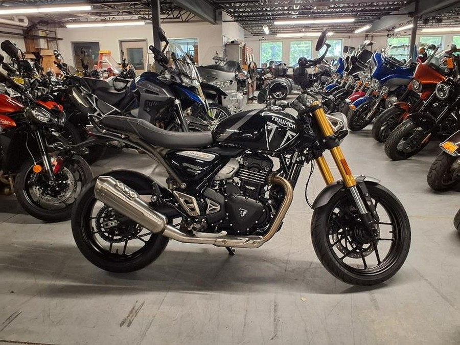 2025 Triumph Speed 400 Carnival Red / Storm Grey