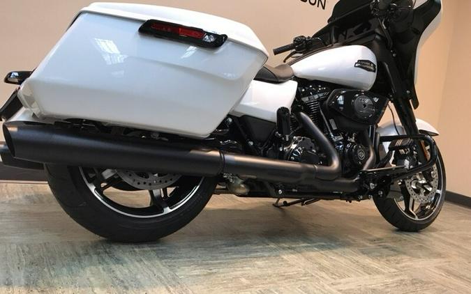 2024 Harley-Davidson Street Glide® White Onyx Pearl - Black Finish FLHX