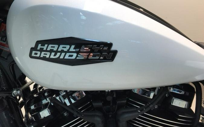 2024 Harley-Davidson Street Glide® White Onyx Pearl - Black Finish FLHX