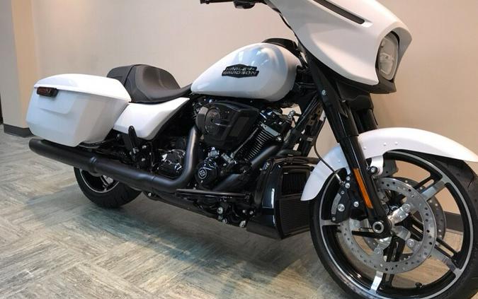 2024 Harley-Davidson Street Glide® White Onyx Pearl - Black Finish FLHX