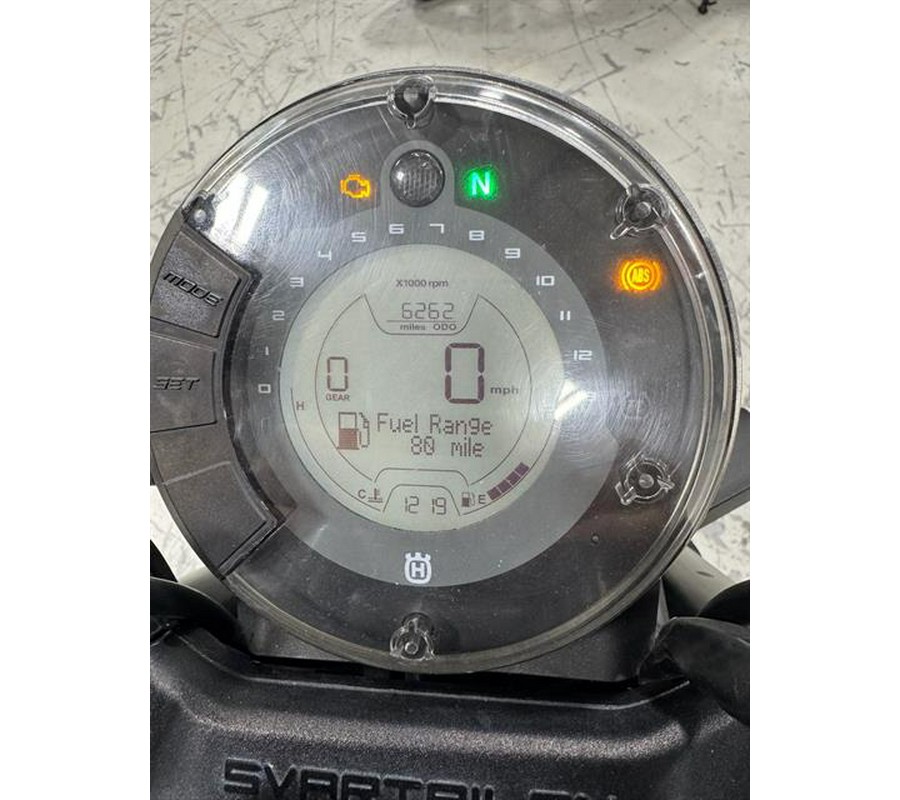 2022 Husqvarna Svartpilen 401