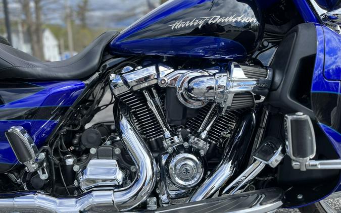 FLHXSE 2017 CVO Street Glide