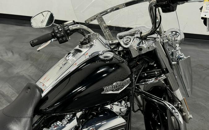 2018 HARLEY DAVIDSON ROAD KING