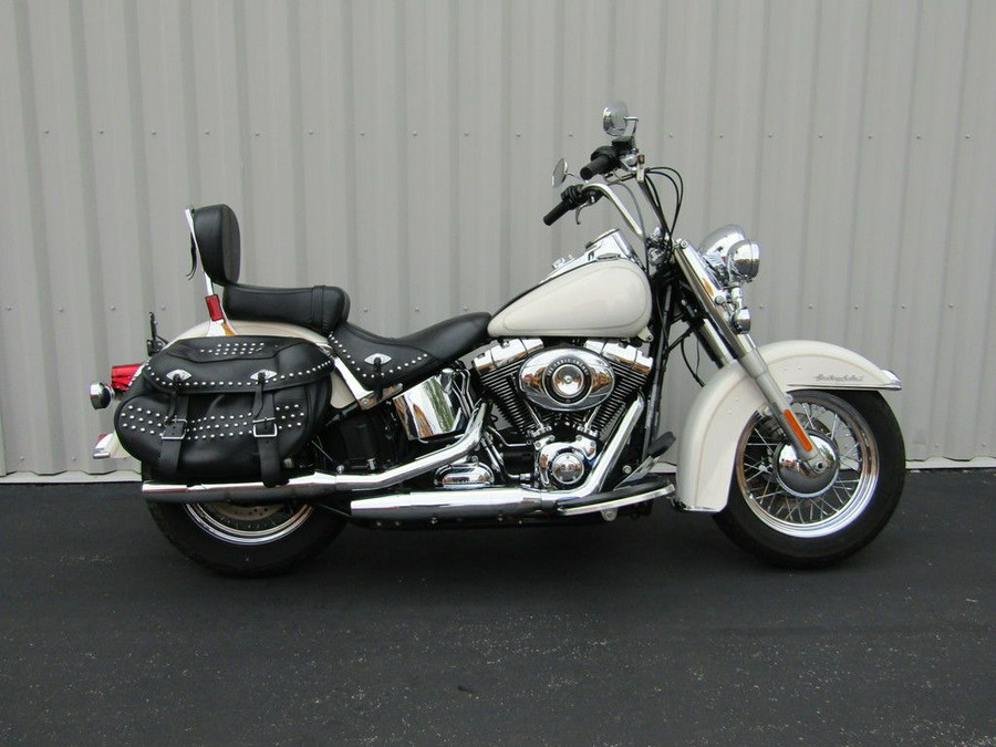 2015 Harley-Davidson® FLSTC - Heritage Softail® Classic