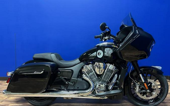 2023 Indian Motorcycle® Challenger® Black Metallic