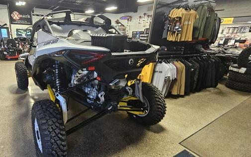 2024 Can-Am® Maverick R 999T DCT