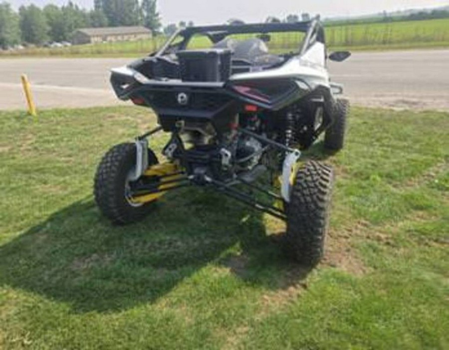 2024 Can-Am® Maverick R 999T DCT