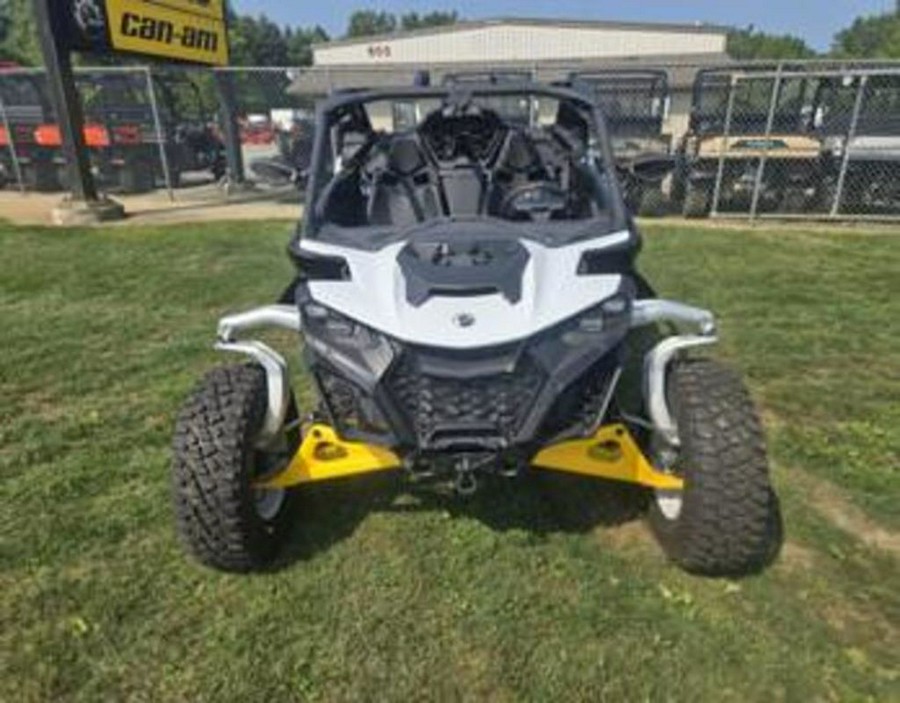 2024 Can-Am® Maverick R 999T DCT