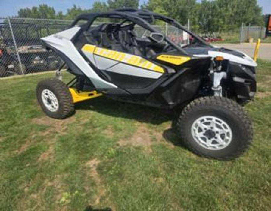 2024 Can-Am® Maverick R 999T DCT