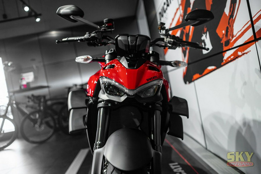 2024 Ducati Streetfighter V4 Red