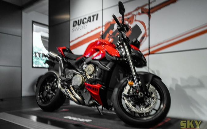 2024 Ducati Streetfighter V4 Red