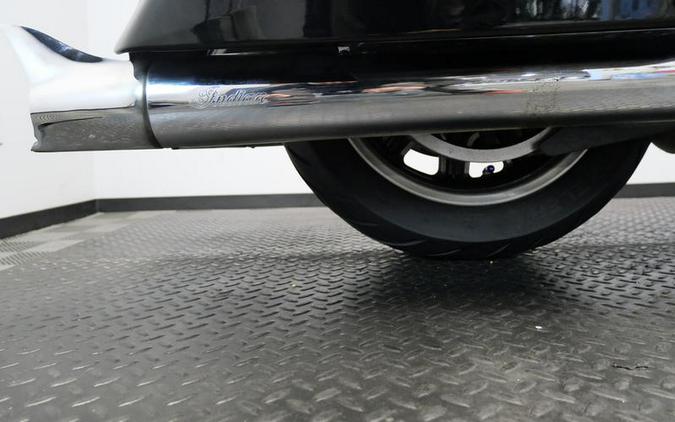 2017 Indian Motorcycle® Chieftain® Thunder Black Pearl