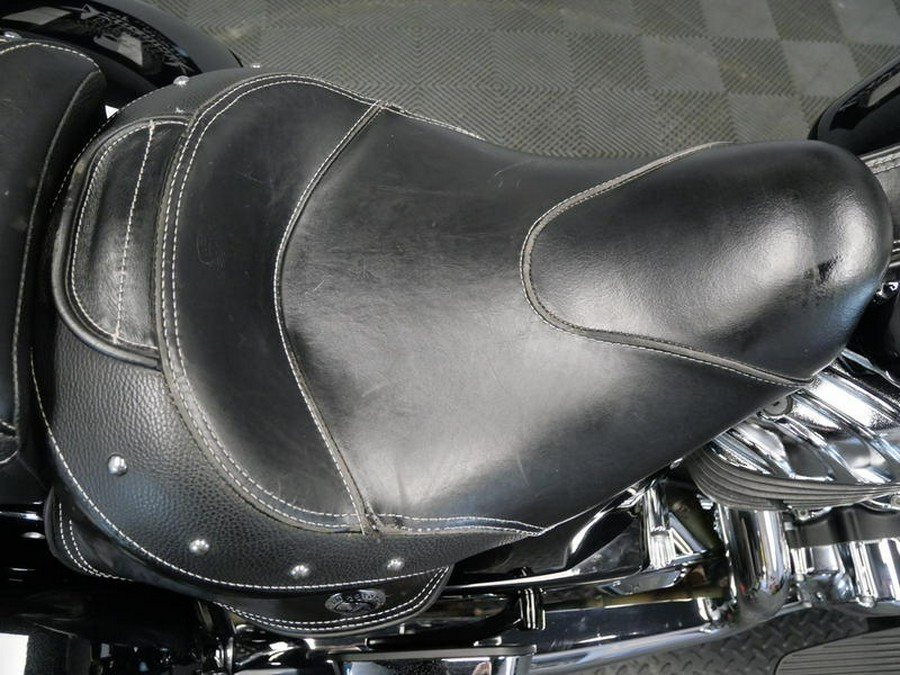 2017 Indian Motorcycle® Chieftain® Thunder Black Pearl