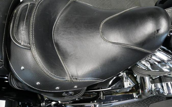 2017 Indian Motorcycle® Chieftain® Thunder Black Pearl