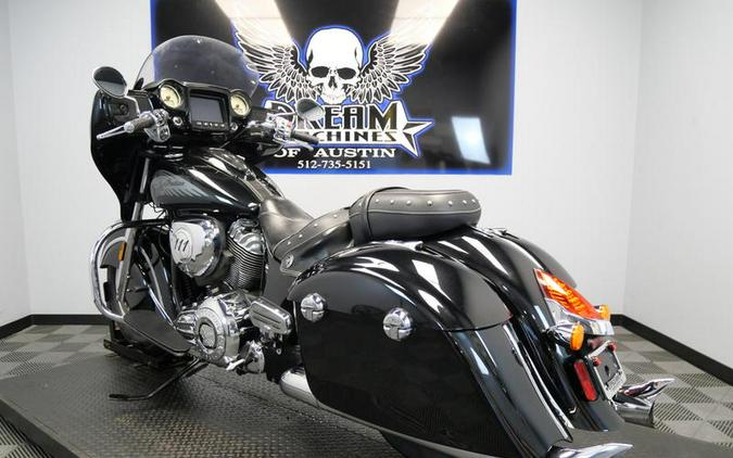 2017 Indian Motorcycle® Chieftain® Thunder Black Pearl