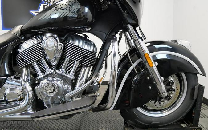 2017 Indian Motorcycle® Chieftain® Thunder Black Pearl