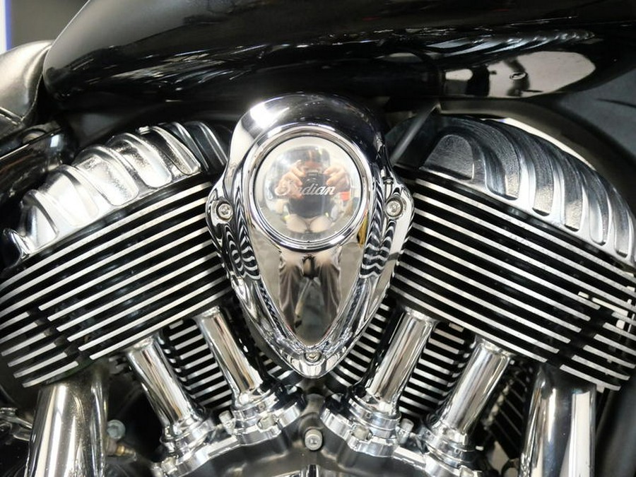 2017 Indian Motorcycle® Chieftain® Thunder Black Pearl