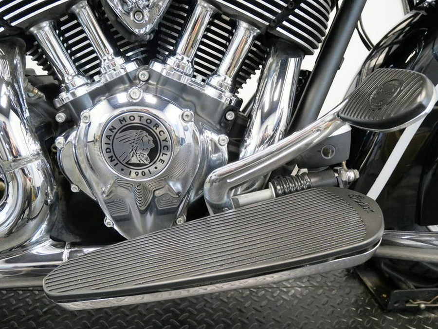 2017 Indian Motorcycle® Chieftain® Thunder Black Pearl