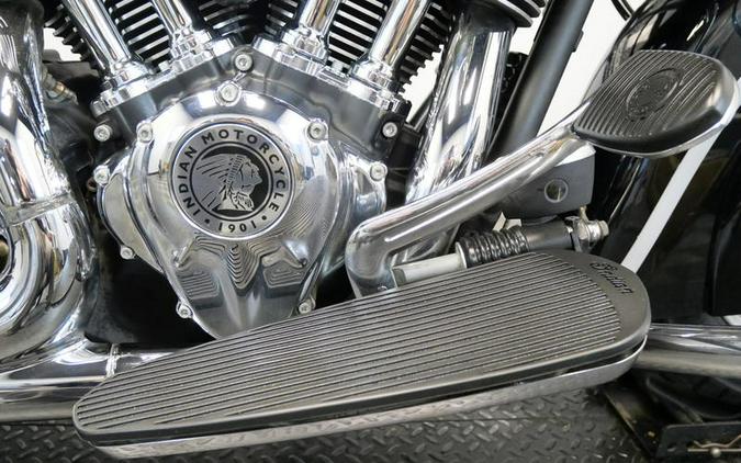 2017 Indian Motorcycle® Chieftain® Thunder Black Pearl