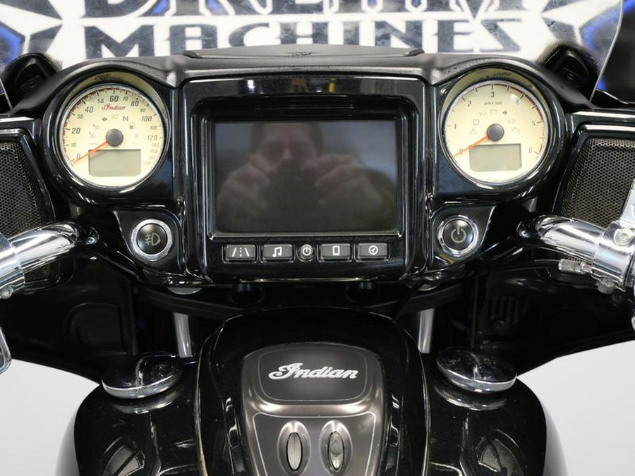 2017 Indian Motorcycle® Chieftain® Thunder Black Pearl