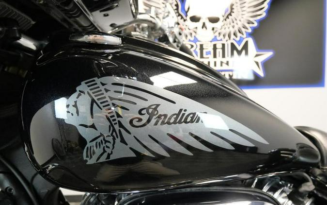 2017 Indian Motorcycle® Chieftain® Thunder Black Pearl