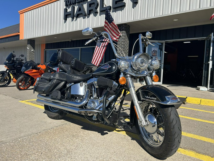 2010 Harley-Davidson® Heritage Softail® Classic Vivid Black Chrome Laced Wheels