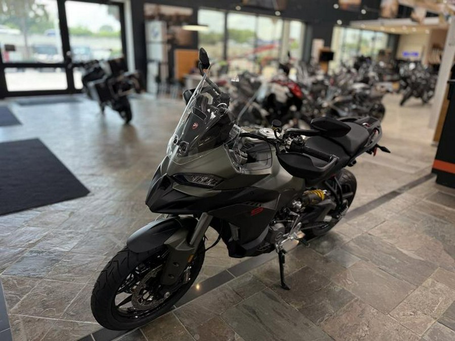 2025 Ducati Multistrada V2 S Storm Green