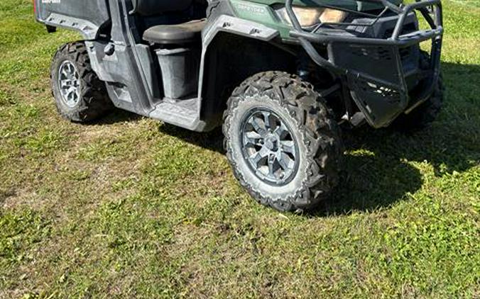 2023 Can-Am Defender DPS HD9