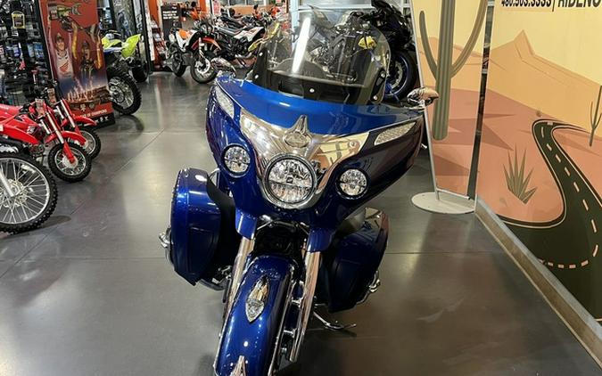 2019 Indian Roadmaster Icon Series Dirt Track SmokeThunder Black Smoke