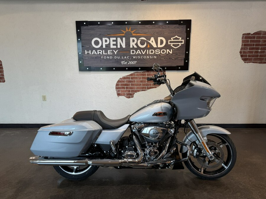2025 Harley-Davidson Road Glide® Atlas Silver Metallic
