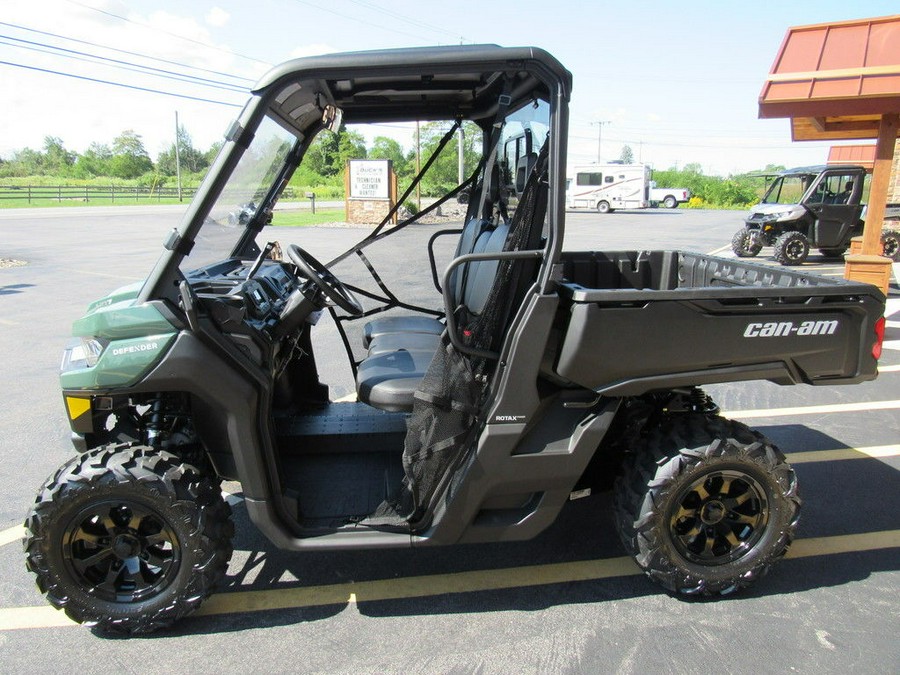 2024 Can-Am® Defender DPS HD7 Tundra Green