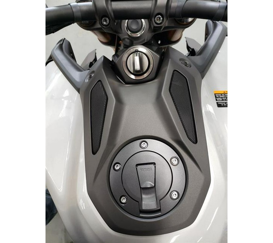 2025 Yamaha MT-09 SP