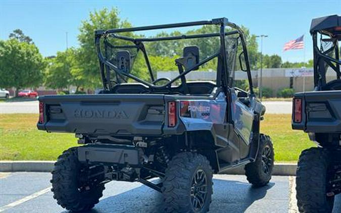 2024 Honda Pioneer 1000 Deluxe