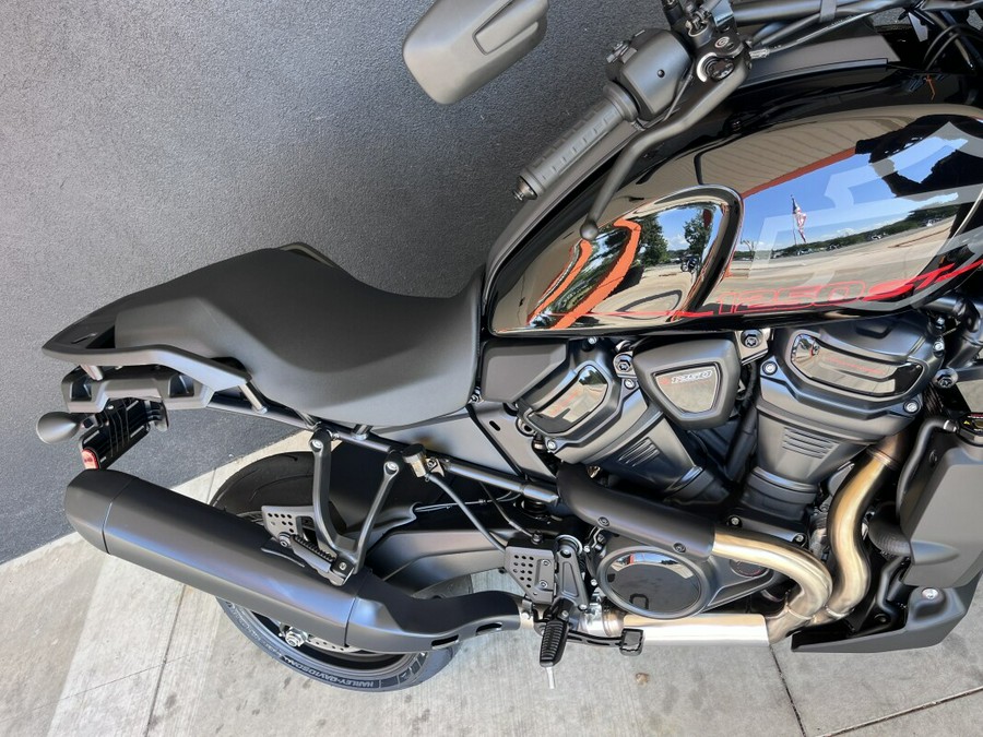 RA1250ST 2025 Pan America® 1250 ST