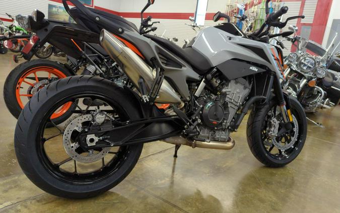 2023 KTM Duke 790