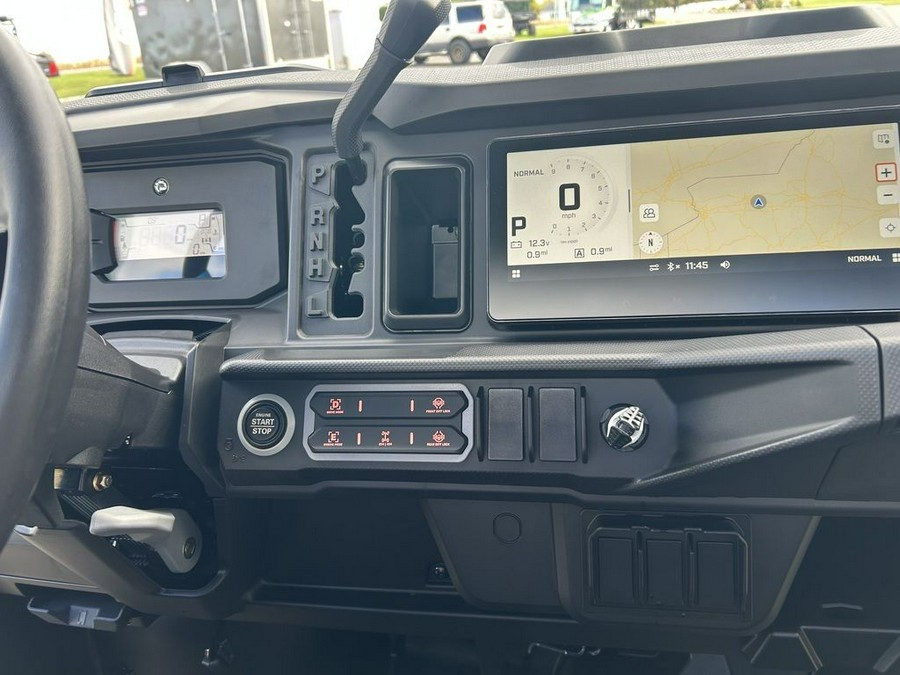 2026 Can-Am® Defender XT HD11 With 10.25 in.display