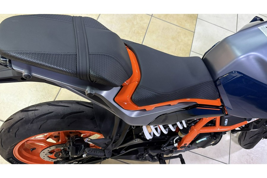 2025 KTM 390 DUKE