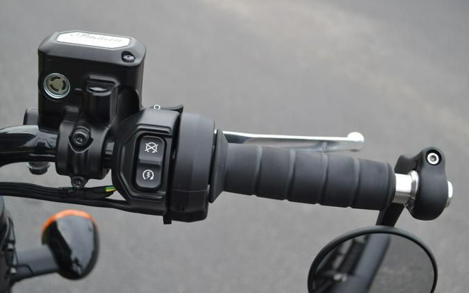 2025 Indian Motorcycle Scout® Bobber Black Metallic