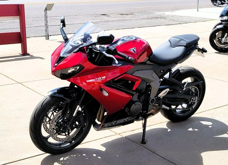 2025 Triumph Daytona 660 Carnival Red/Sapphire Black