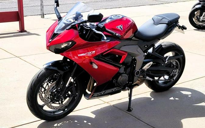 2025 Triumph Daytona 660 Carnival Red/Sapphire Black