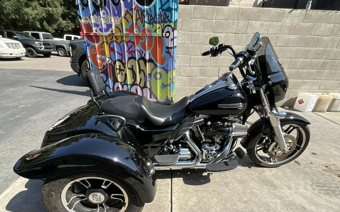 2015 HARLEY Freewheeler
