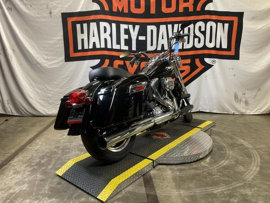 2016 Harley-Davidson® FLD - Dyna® Switchback™