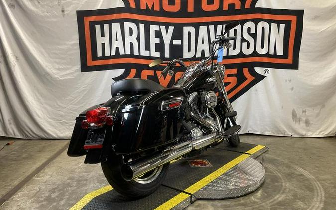 2016 Harley-Davidson® FLD - Dyna® Switchback™