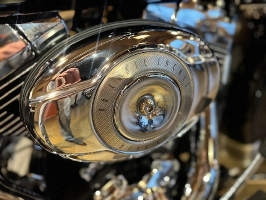 2010 Harley Davidson Road King® FLHR